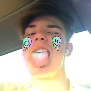 Meet your Posher, Dustin